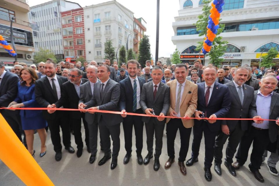 Dört işletmeye ortak açılış