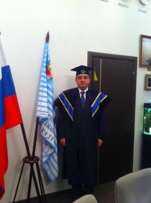 İşadamı Cemal Yangın’a Fahri Profesörlük ünvanı verildi