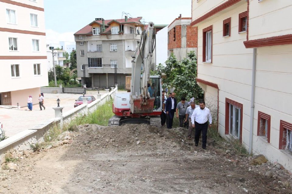 Yol çalışmalarımız yoğun bir şekilde devam ediyor