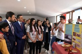 Başkan Hazinedar, Fatsa'daki Tübitak bilim fuarı’na katıldı
