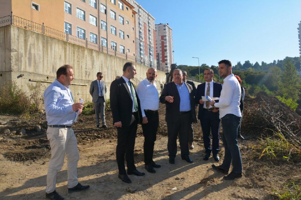 Başkan Kibar çalaşmaları yerinde inceliyor