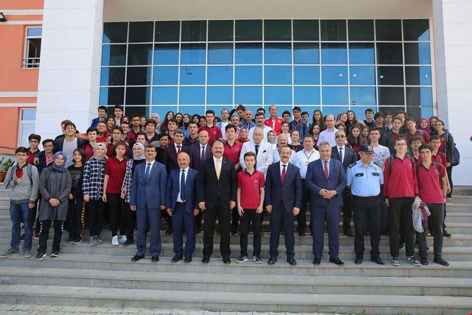 Vali Yavuz, Fatsa Fen Lisesi’nde Kariyer Günleri Etkinliğine Katıldı