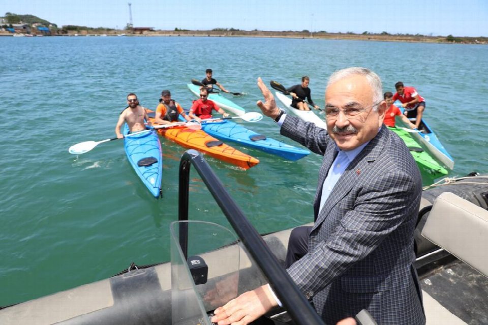 Başkan Güler’in su sporlarına verdiği önem meyvelerini veriyor