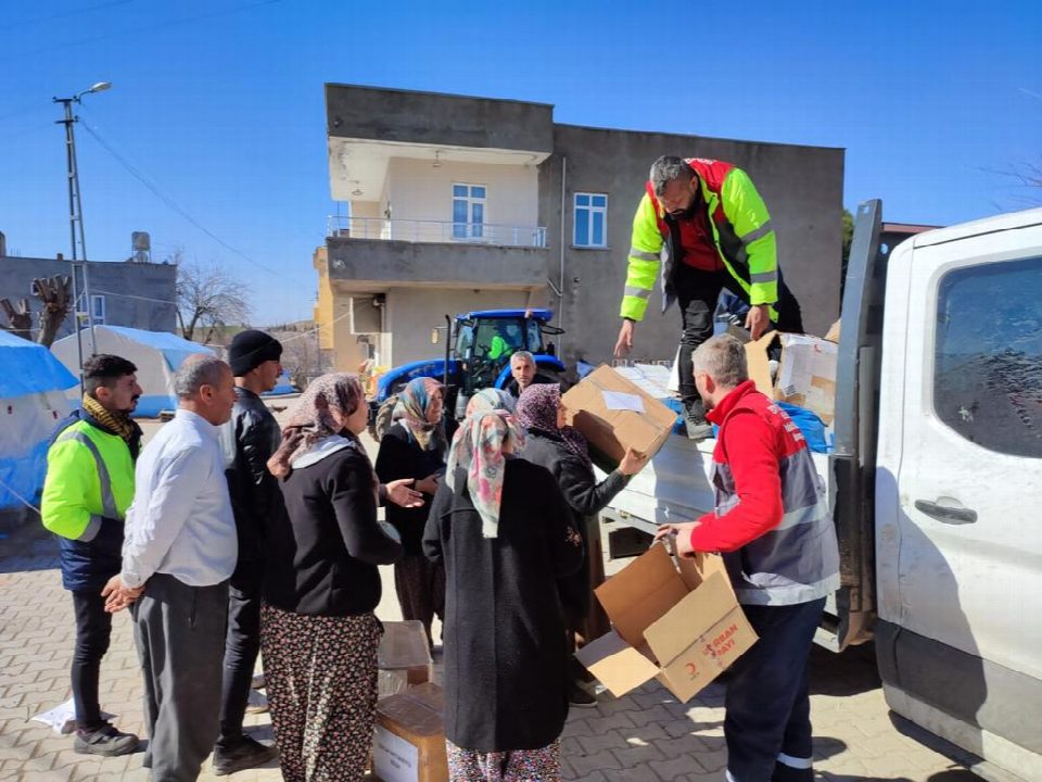 Ordu deprem bölgesinde yaraları sarıyor