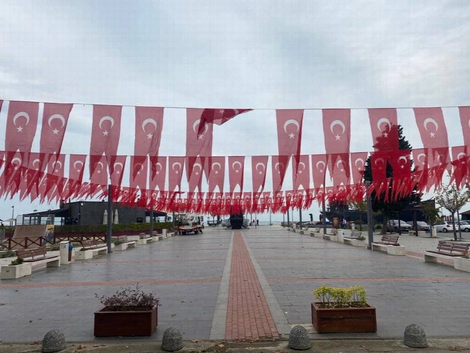 Ordu’da yer gök kırmızı beyaz