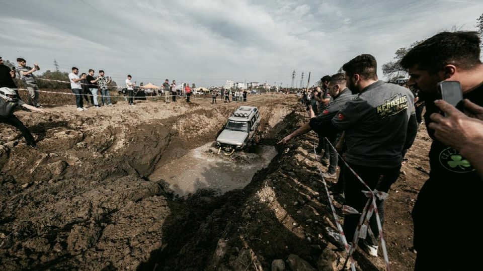 Off Road yarışları nefes kesti