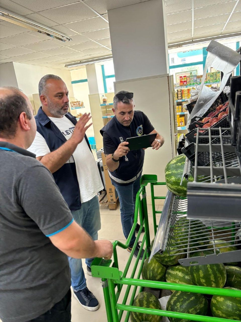 BÜYÜKŞEHİRDEN 19 İLÇEDE MARKETLERE SIKI DENETİM