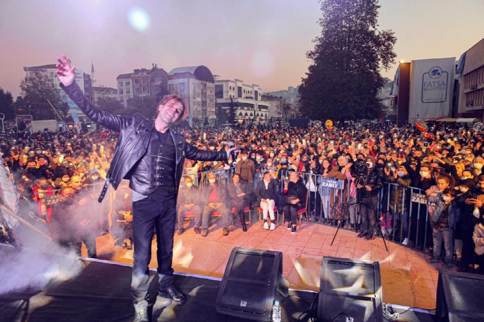 Fatsa hamsi festivalinde Soner Arıca rüzgarı esti