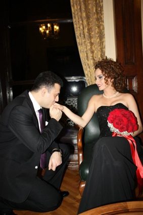MÜZEYYEN İLE BARIŞ NİŞANLANDI