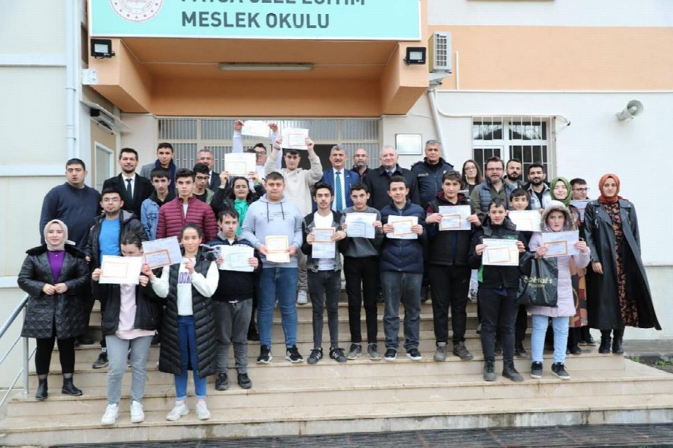 Fatsa'da 29 bin 810 öğrenci karne heyecanı yaşadı