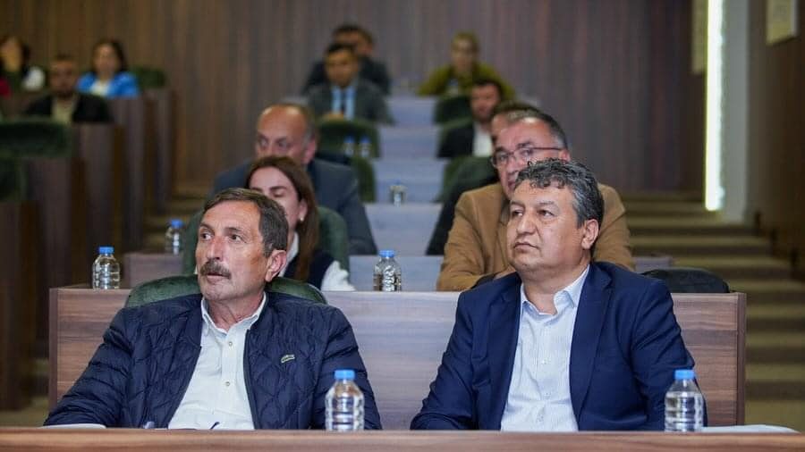 Fatsa belediye meclis toplantısında hareketlilik başladı…CHP’li meclis üyeleri susmadı, konuştular…