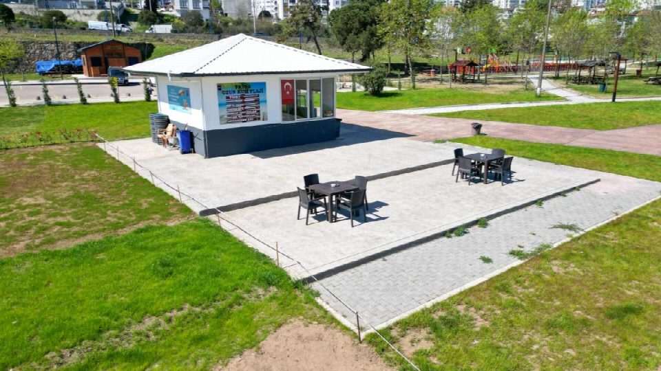 FATSA UZUNKUM PLAJI ZİYARETÇİLERİNİ BEKLİYOR