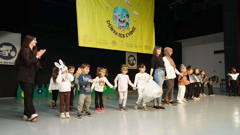 Sıfır atıkla iklime dirençli nesiller projesinin eğlenceli galası