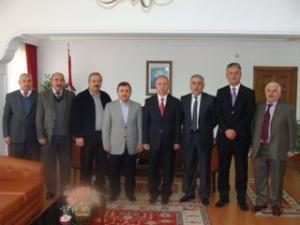 KAYMAKAM YURDAER BELEDİYE BAŞKANLARI İLE TOPLANTI YAPTI