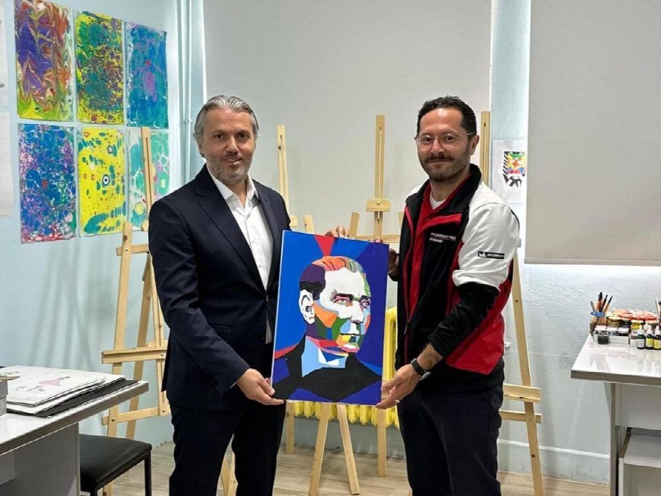 Porsche üst yöneticisi Aybastı ilçe Milli Eğitim Müdürü Hasan Acu’yu ziyaret etti