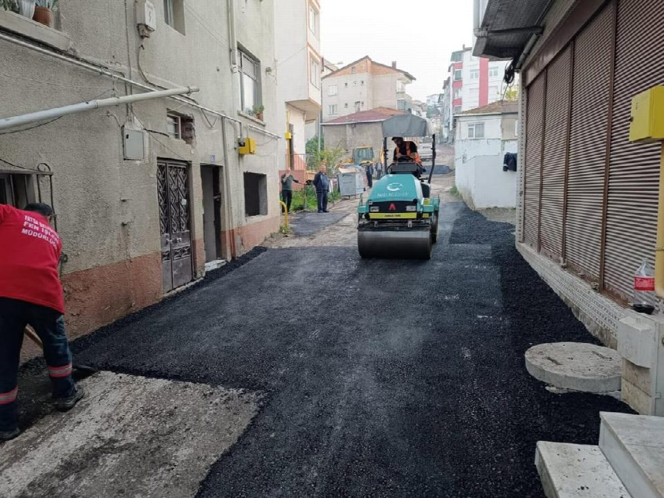Fatsa Belediyesinden yaz-kış demeden yol bakımı seferberliği
