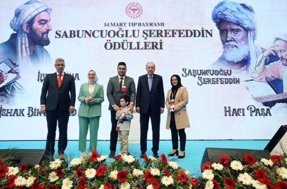Ordu ilinde yılın Doktoru ödülü Fatsa Devlet Hastanesinden Göz Hastalıkları Uzmanı Op. Dr. Enes Atalay a verildi