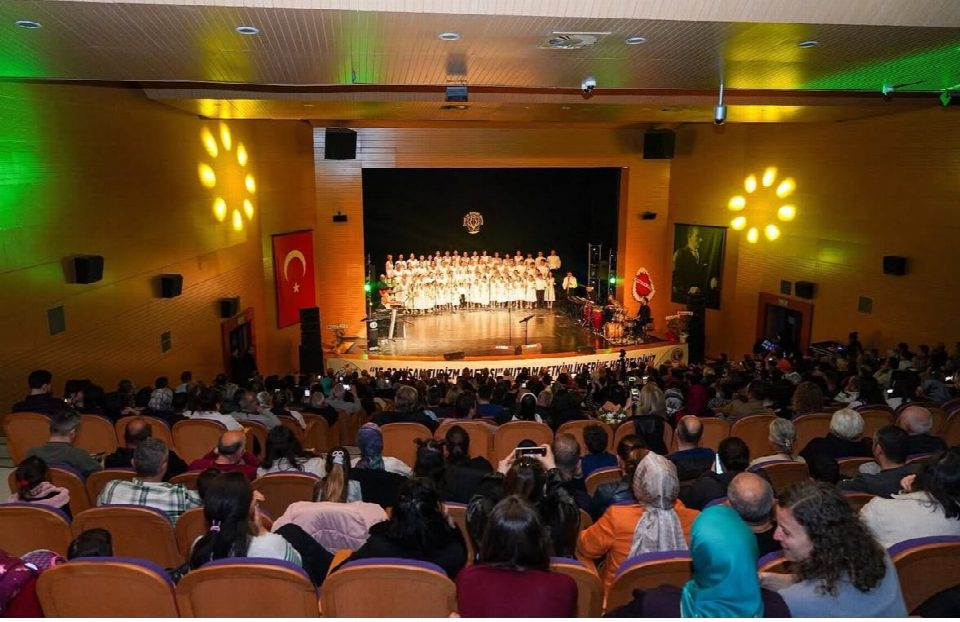 Fatsa Çocuk ve Gençlik Korosu, Ordu’da unutulmaz bir konser verdi