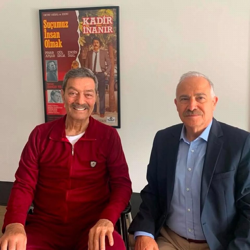 Kadir İnanır’dan sevindiren kare!