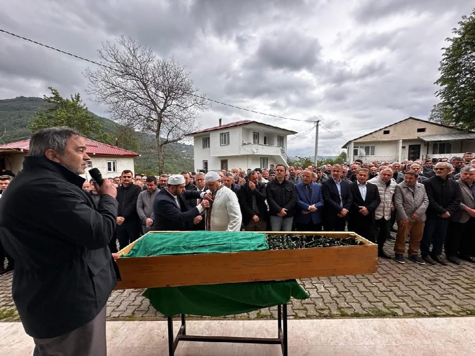 Aydın Beyoğlu 'nun annesi defnedildi