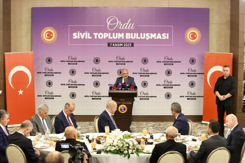 TBMM Başkanı Kurtulmuş, STK temsilcileri ve iş insanlarıyla bir araya geldi