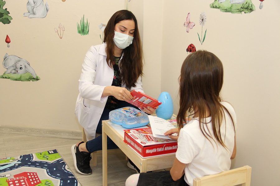 Aile Destek Merkezi uzman kadrosu ile hizmet vermeye devam ediyor