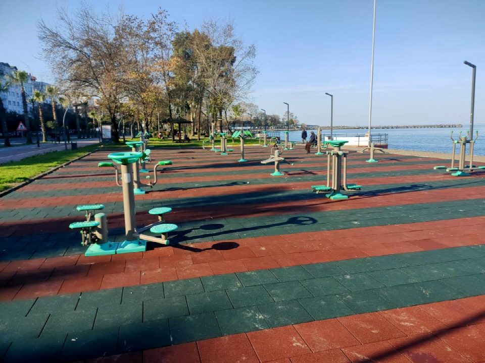 Büyükşehir park ve yeşil alanlara yenilik katıyor
