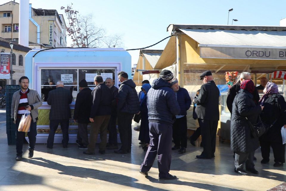 3.5 milyon ekmek vatandaşla buluştu