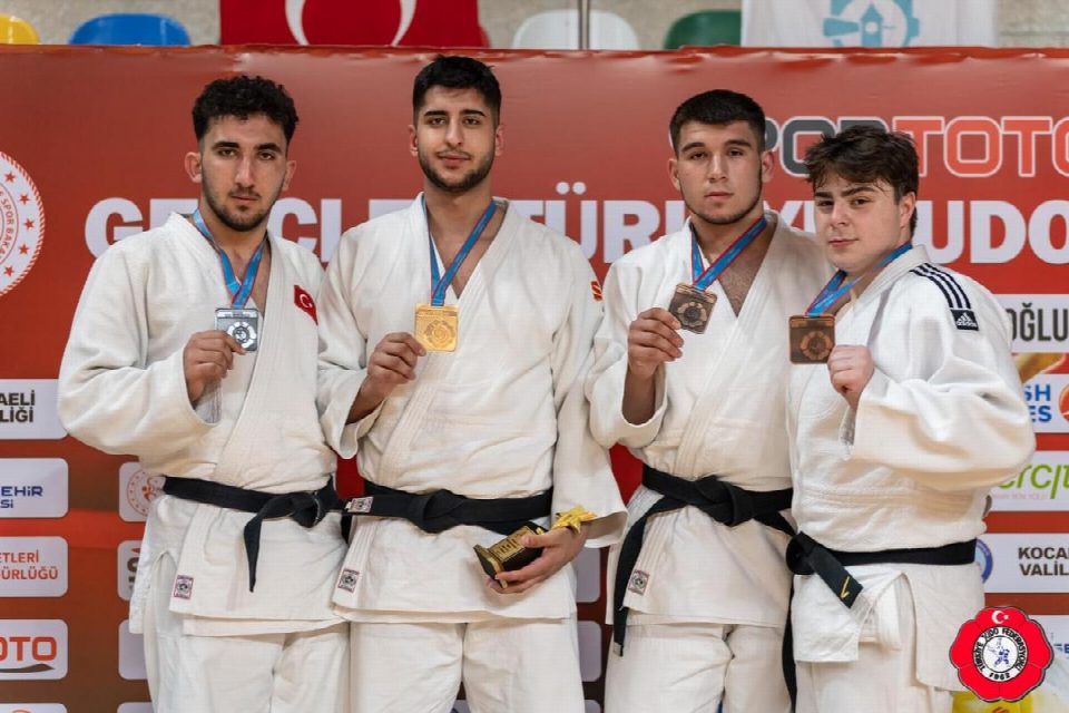 OBB spor kulübü sporcularından altın ve bronz madalya