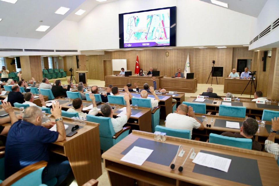 Başkan Güler’den açıklamalar.... “Ordu bir çiçek üretim merkezi olabilir. Tarım makineleri üreticilerin emrinde”