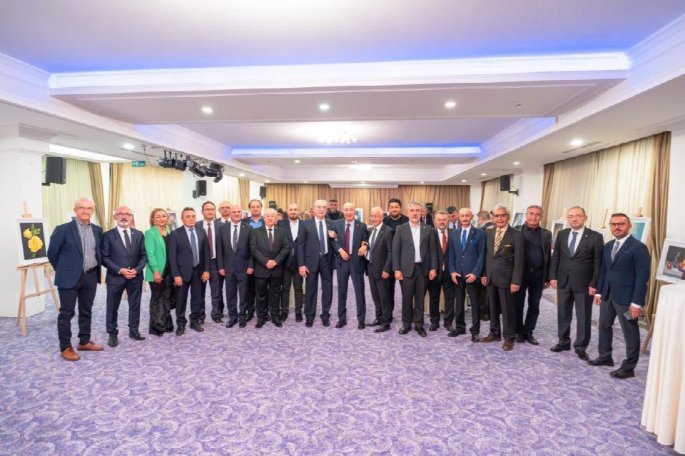 Cumhuriyetin 102. yılında anlamlı bir sergi: geliri Ordulu gençlerin bursuna bağışlandı