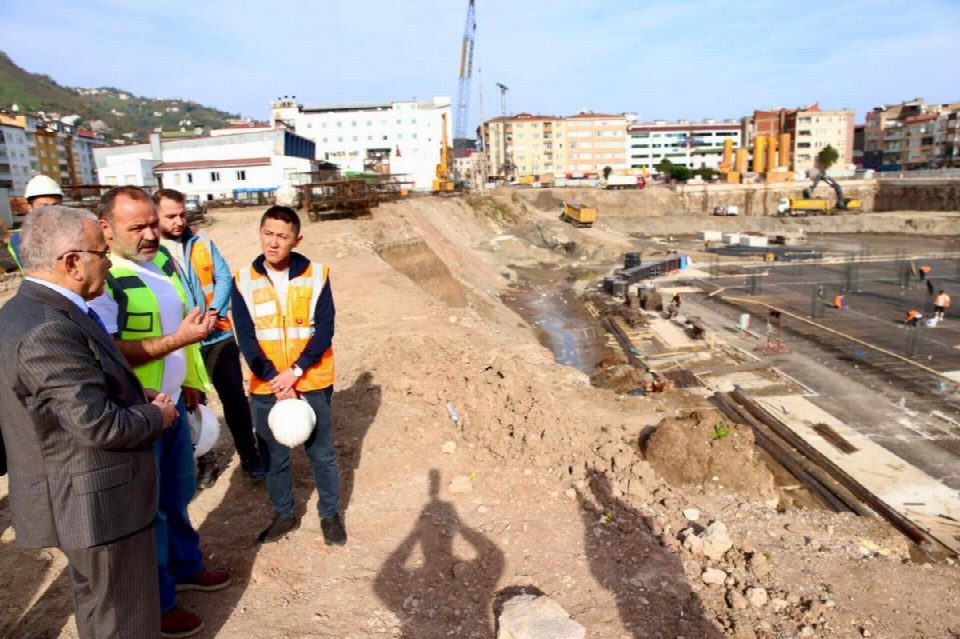 Millet bahçesi’nde yoğun tempo
