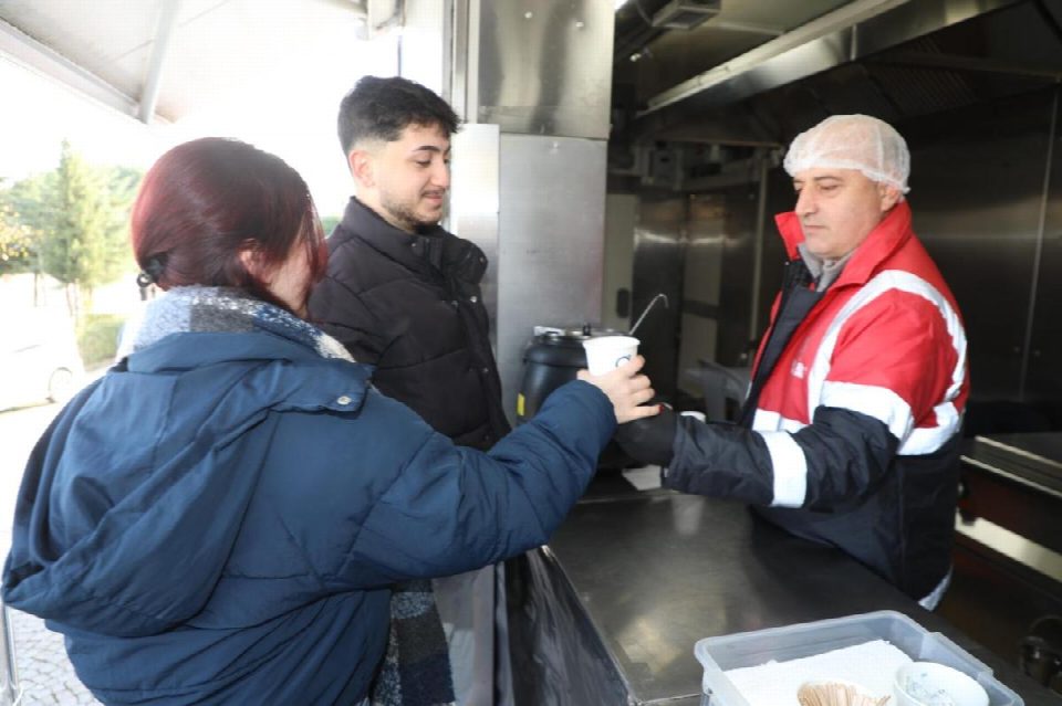 Üniversitede sıcak çorba ikramı başladı