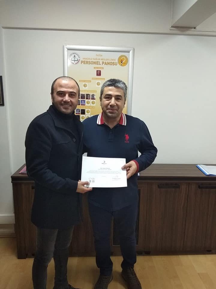 136 Ünite Kan Bağışında bulunan okula Teşekkür Belgesi verdi
