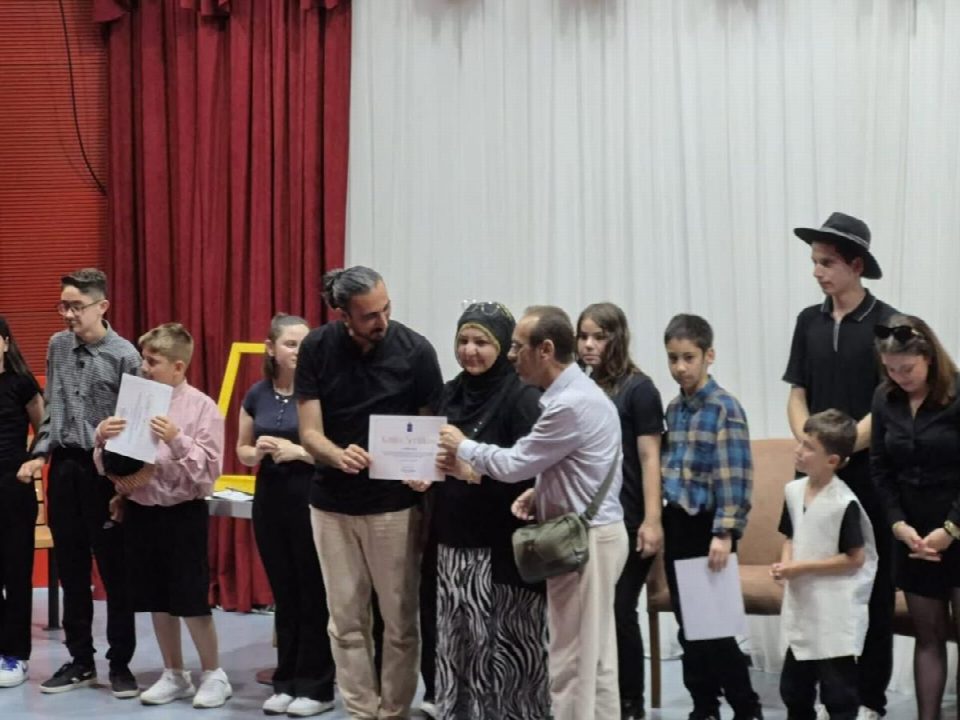 Fatsa belediyesi konservatuvarı ekibinin “Bizim Sınıf” adlı tiyatro gösterisi beğeniyle izlendi