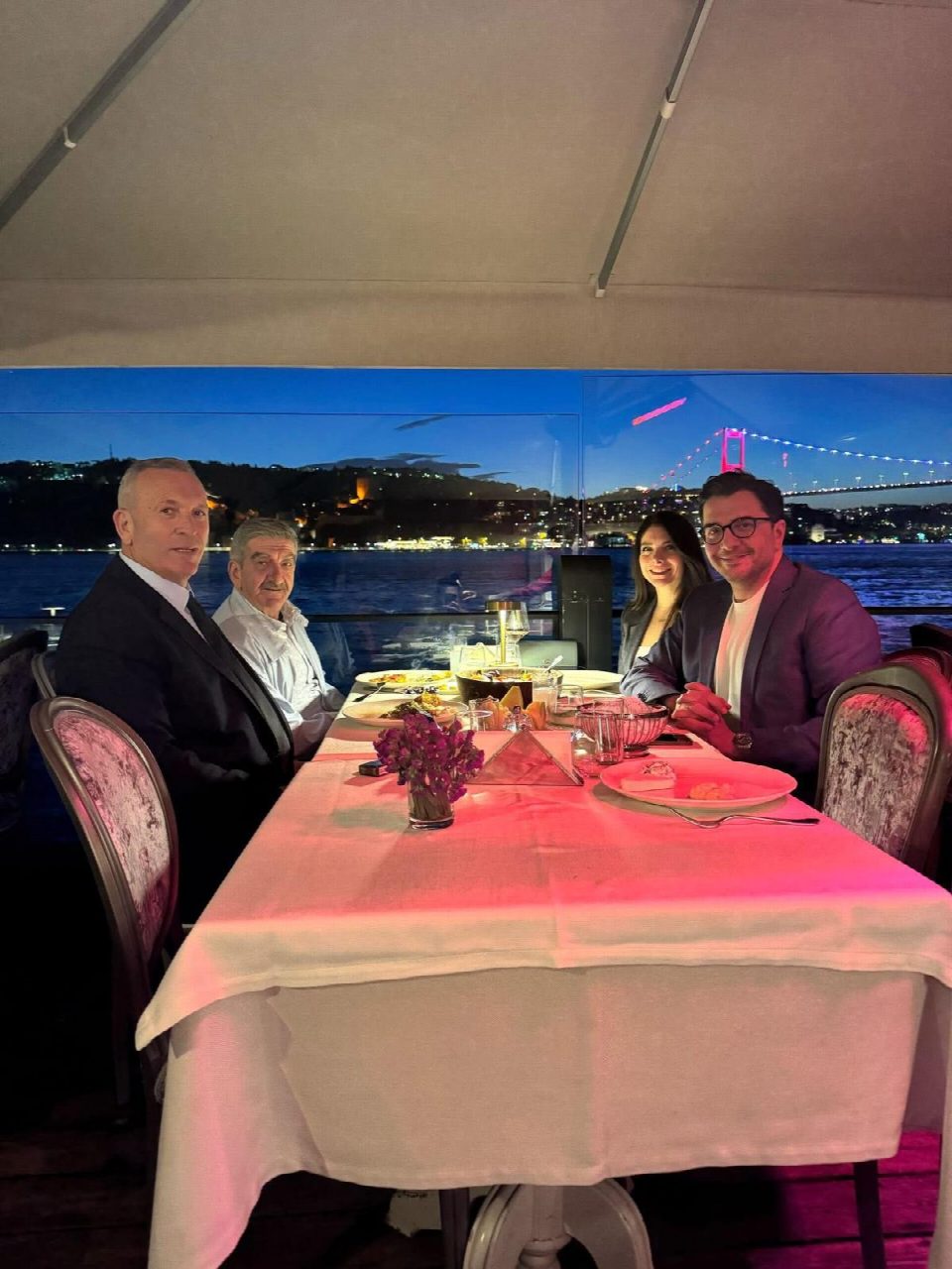 FATSALI HEMŞERİMİZ KAMİL İYİ GÜMÜŞYALI RESTAURANTA ORTAK OLDU