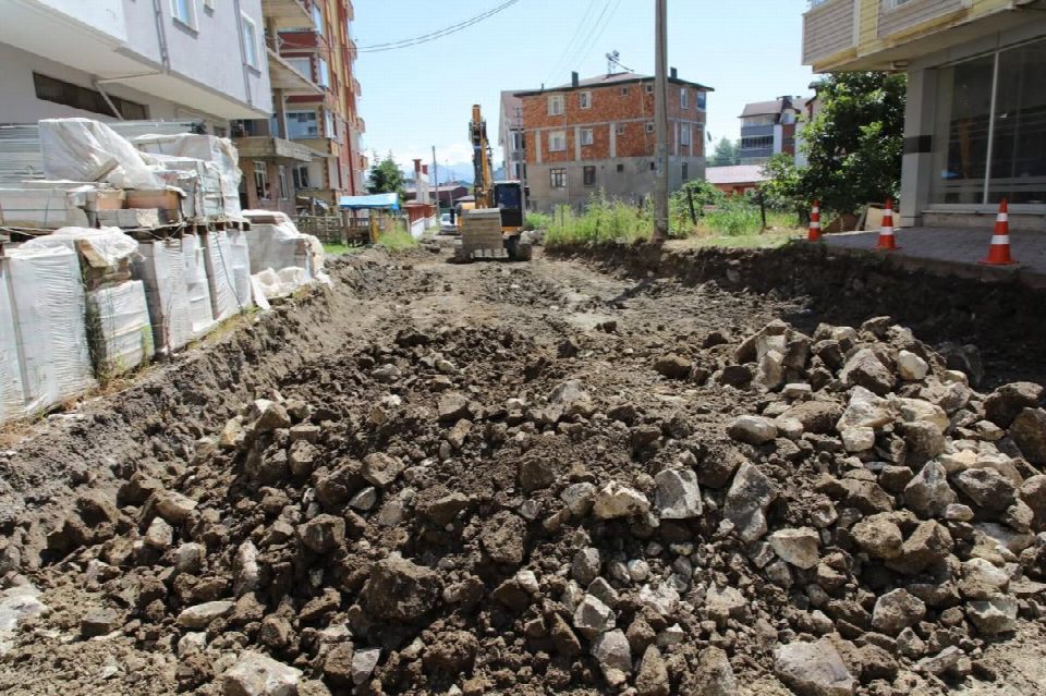 Kurtuluş mahallesi hal bölgesinde yollar konfora kavuşuyor