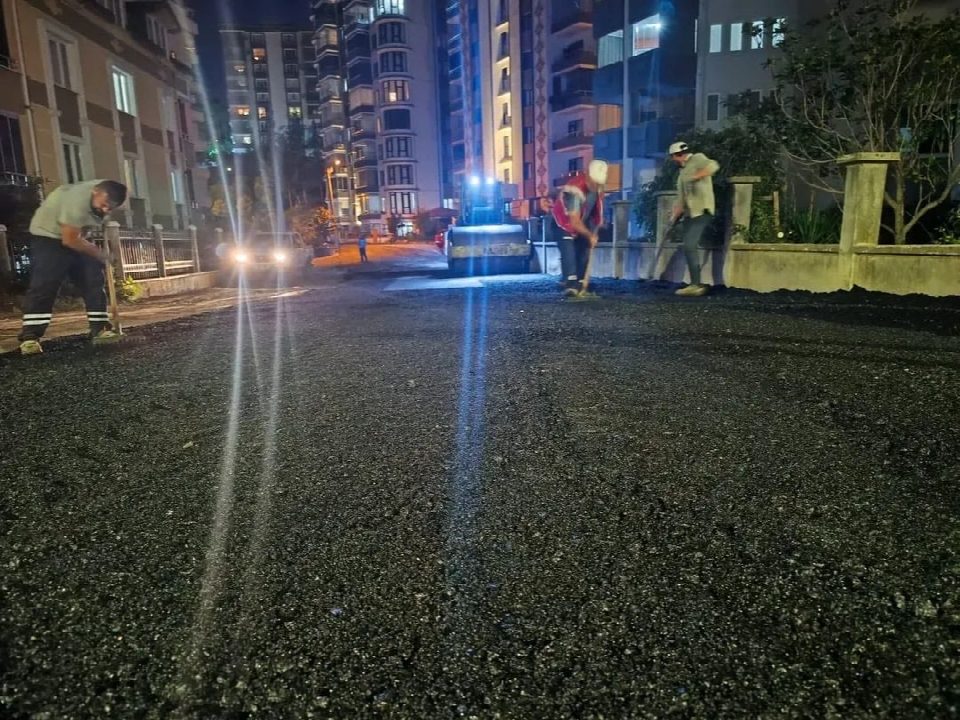 Fatsa’da gece mesaisi: Asfalt çalışmaları tüm hızıyla sürüyor