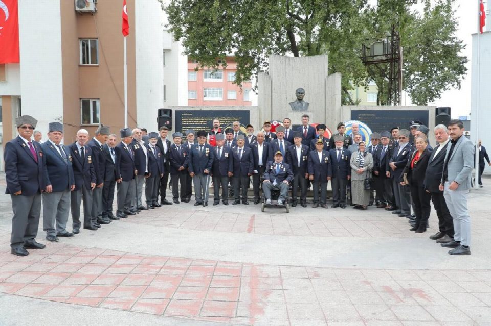 Başkan Kibar “Şehitlerimizin aziz hatırası ve gazilerimizin kahramanlıkları, milletimizin kalbinde daima yaşayacak ve gelecek nesillere emanet olarak korunacaktır”