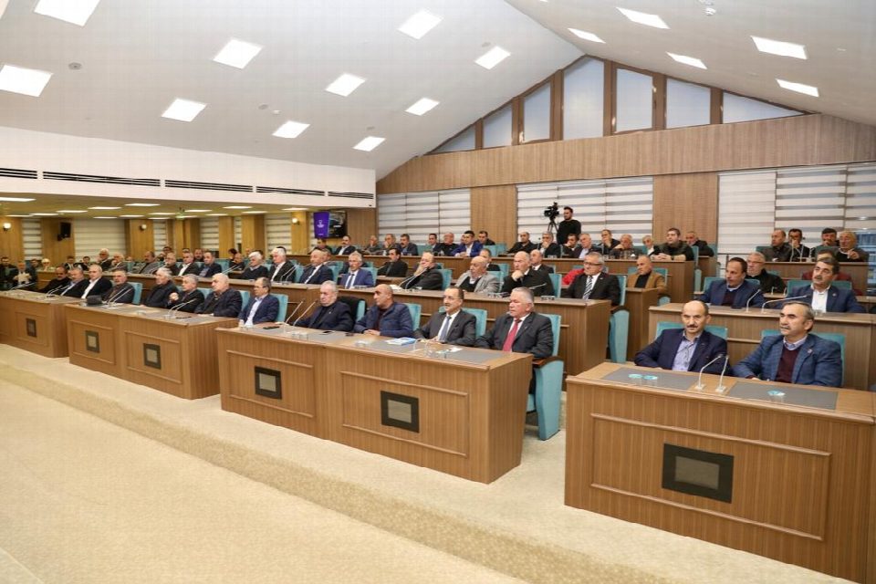BAŞKAN GÜLER, 92 MAHALLE MUHTARINI DİNLEDİ