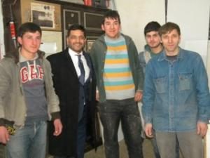 SÜVARİOĞLU: “GİTTİĞİMİZ HER YERDE ÇOK SICAK BİR SEVGİ VE SAYGI İLE KARŞILAŞIYORUZ”