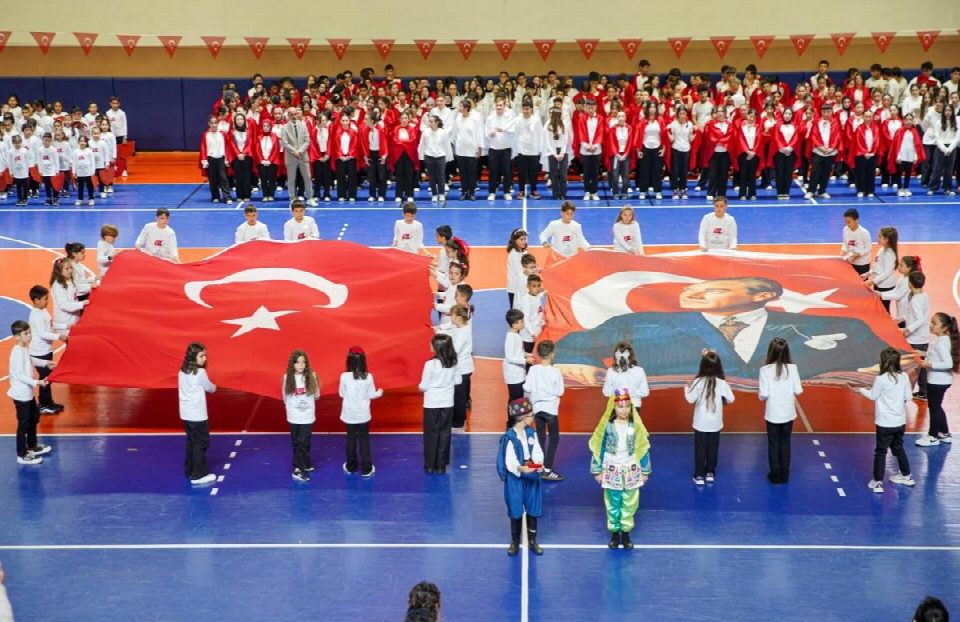 Cumhuriyet bayramı törenlerle kutlandı…. Kaymakam Kula “ 29 Ekim bizim onur günümüzdür”