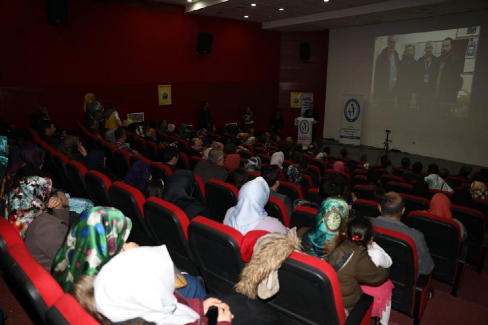 Derece yapan öğrencilere ödülleri verildi
