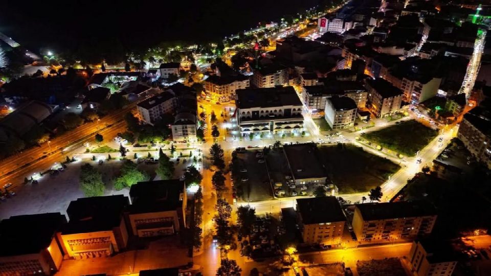Fatsa Belediyesi’nden şehrin dört bir yanına aydınlatma hamlesi