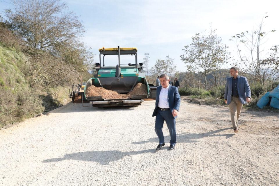 Aslancami’nin sıcak asfaltı tamamlanıyor
