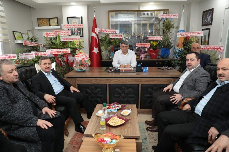 Başkan anlayan başarılar yeni başkan Arslan’a diledi