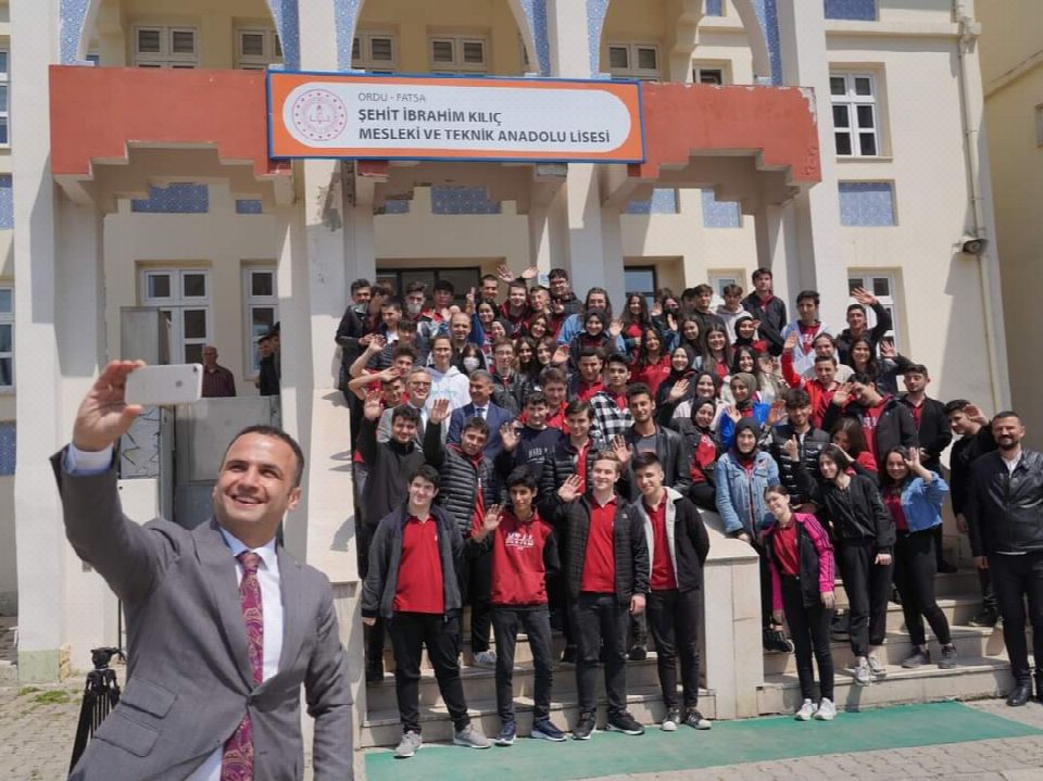 Fatsa Belediye başkanı Etem Kibar Şehit İbrahim Kılıç mesleki ve Teknik Anadolu lisemizle gurur duyuyoruz”