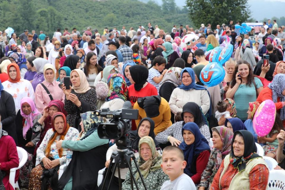 “Aslancami yatırım ve hizmetlerle kalkınarak çok daha güzel olacak”