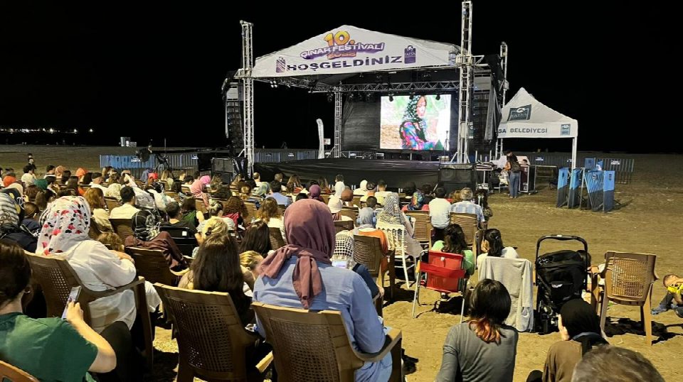 Fatsalılardan açık hava sinema etkinliğine tam not