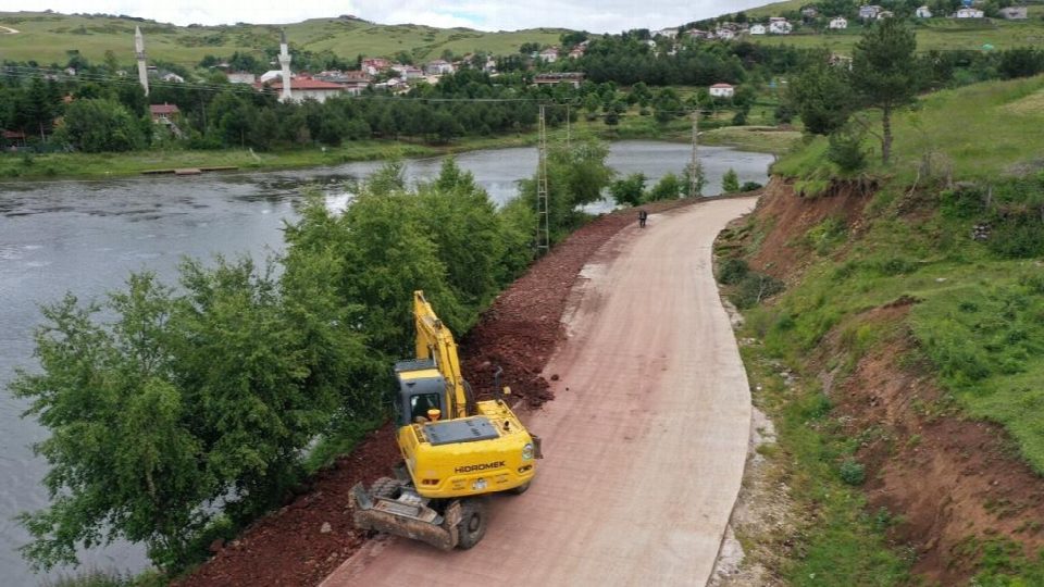 Perşembe yayla merkezinde yenileme ve düzenleme çalışmaları sürüyor